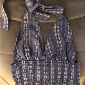 Tie neck halter top✨